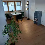 Lovely Rita Studio, Modern - Balcony And Mountain View - Center Daire *