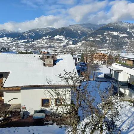 Lovely Rita Studio, Modern Studio - Balcony And Mountain View - Center Kaprun * Kaprun
