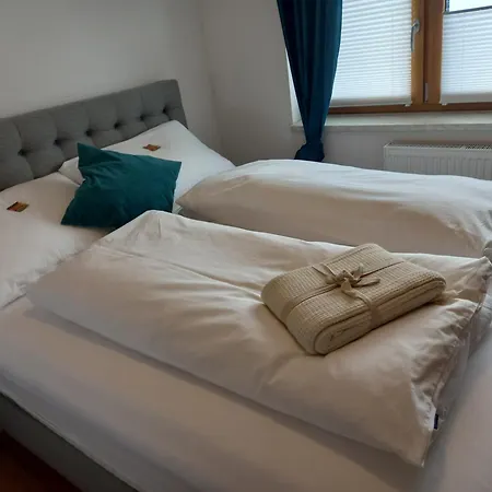 Lovely Rita, Апартаменты